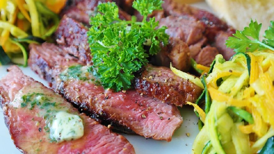 Leckeres Steak wie beim Pfeiler Grill mit leckeren Essen in Köln